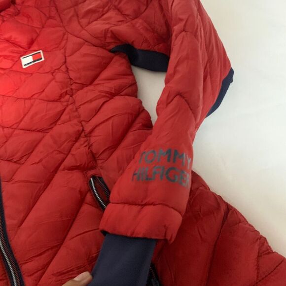 Tommy Hilfiger Women's Packable Hooded Puffer  Lightweight Jacket, RED Size XS - Picture 10 of 16